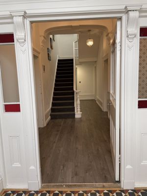 Entrance hallway- click for photo gallery